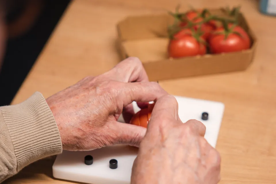 hulpmiddel bij snijden van groenten zorg aan huis