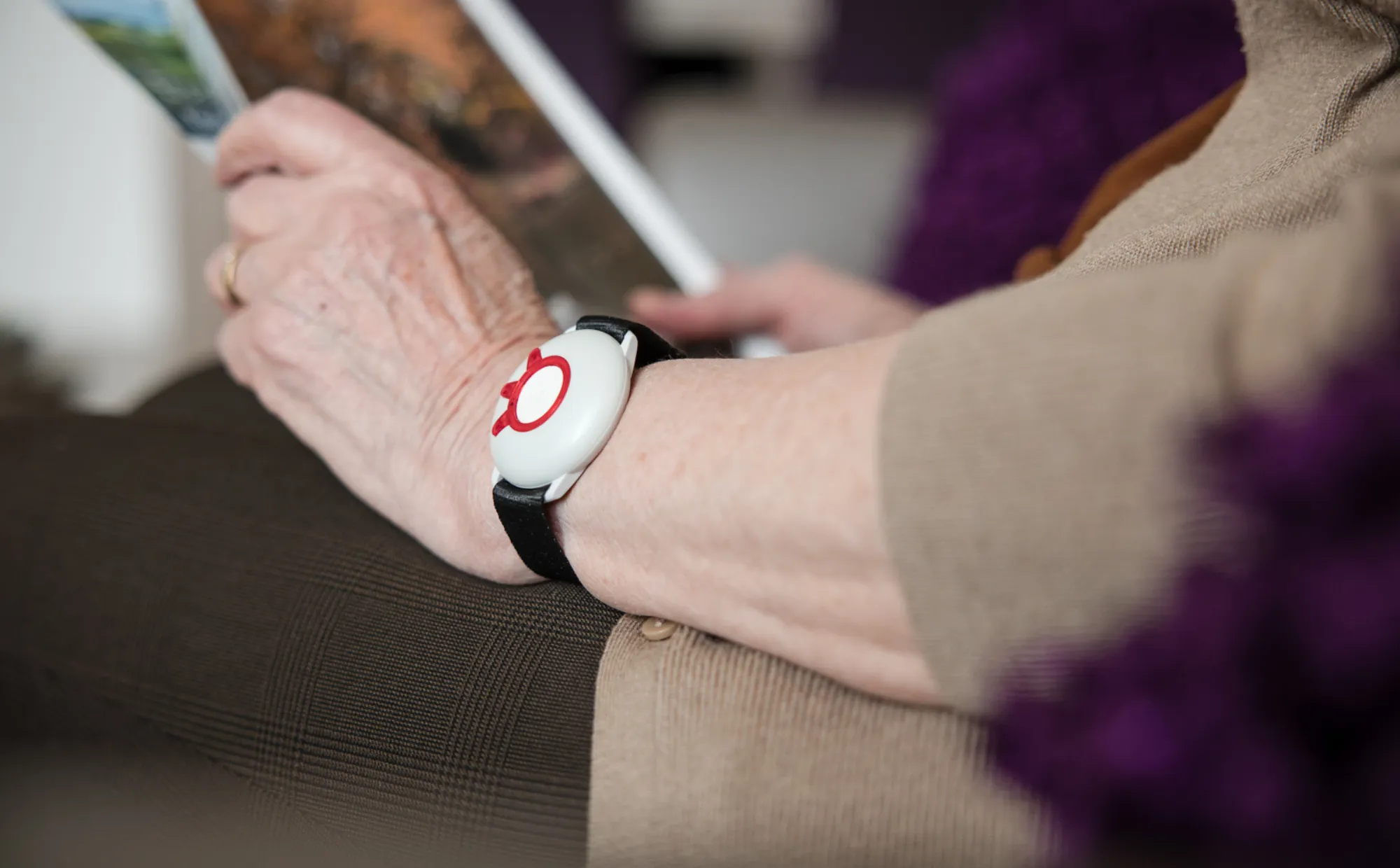 armband met alarmeringsysteem